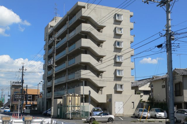 【セゾン桜町の建物外観】