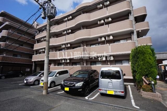 北九州市八幡西区割子川のマンションの建物外観