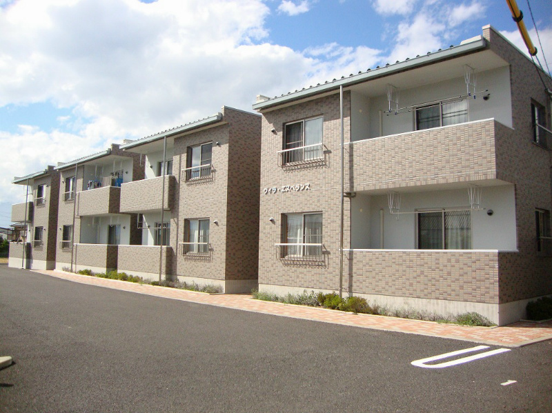 松本市大字惣社のマンションの建物外観