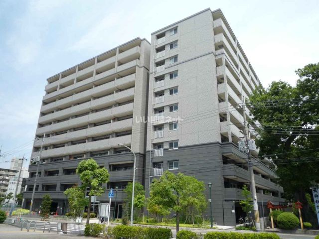 エスリード高田駅前の建物外観