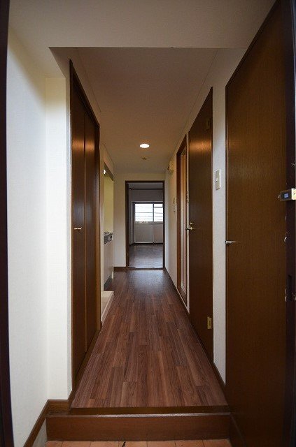 玄関　写真は別号室のものです。