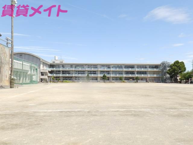 小学校　伊勢市立御薗小学校（小学校）まで1600m