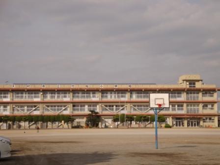 【グローリー大川田の小学校】