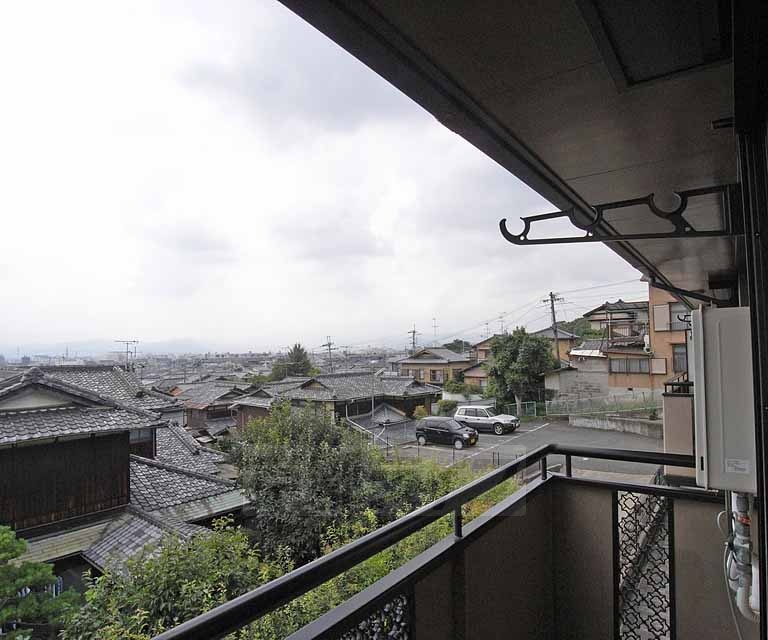 【京都市伏見区深草石峰寺山町のアパートの眺望】