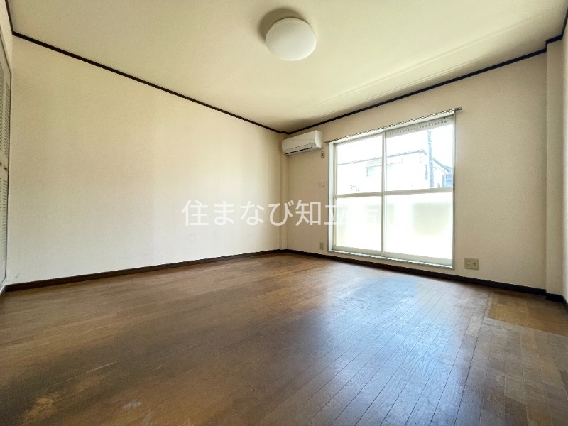 居室・リビング　同型別部屋写真