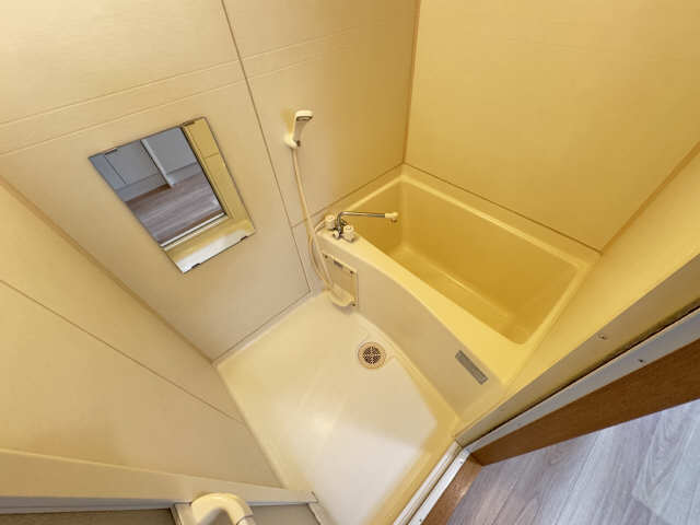 バス・シャワールーム　同型タイプの写真です