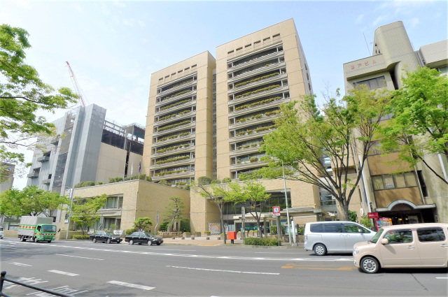 役所　高松市役所（役所）まで489m