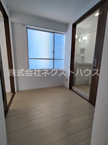 居室・リビング　リフォーム途中の画像です