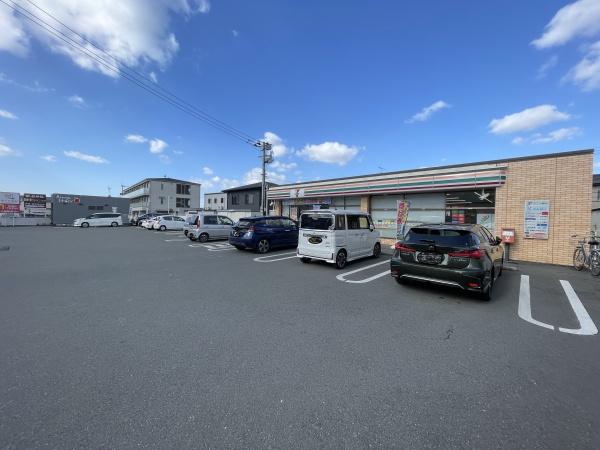 コンビニ　セブンイレブン　熊本長嶺南六丁目店（コンビニ）まで595m