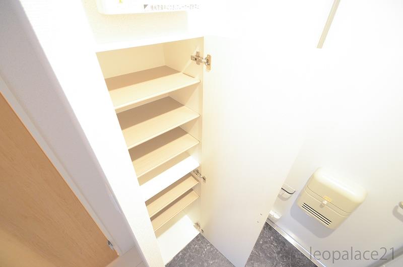 収納　同シリーズの類似となります。現況を優先致します。