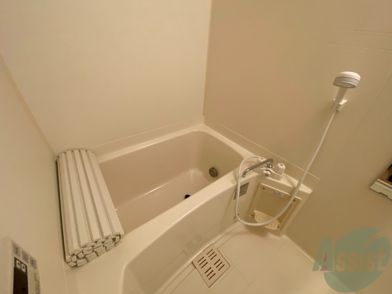 バス・シャワールーム　追い焚き機能が付いているのでいつでも温かいお風呂に入れますよ