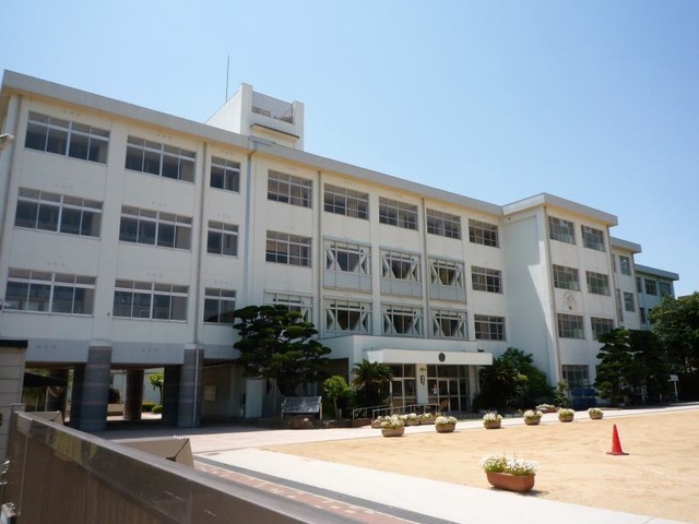 小学校　姫路市立荒川小学校（小学校）まで1675m