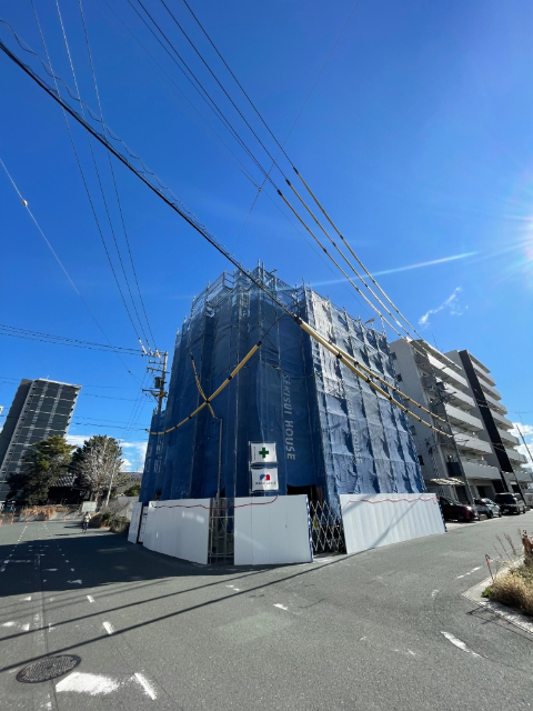 建物外観　建築中