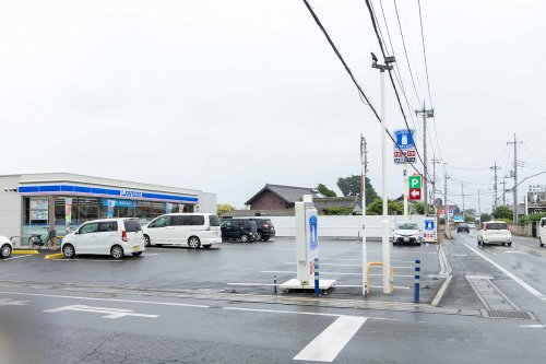 コンビニ　ローソン（コンビニ）まで1706m