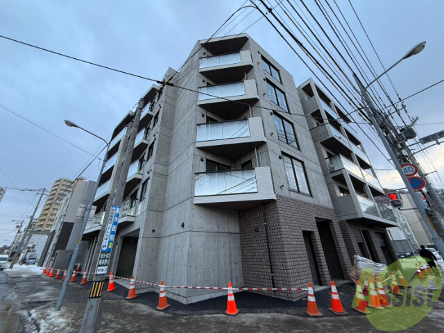 建物外観　中央区南６条西「ＦＬＹＩＮＧ　ＨＯＲＳＥ　ＭＡＲＵＹＡＭＡ」