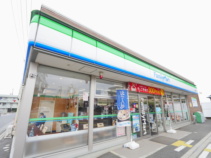 コンビニ　ファミリーマート川越鯨井店（コンビニ）まで210m