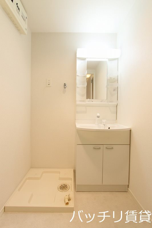 洗面設備　同型タイプの為、現状を優先いたします