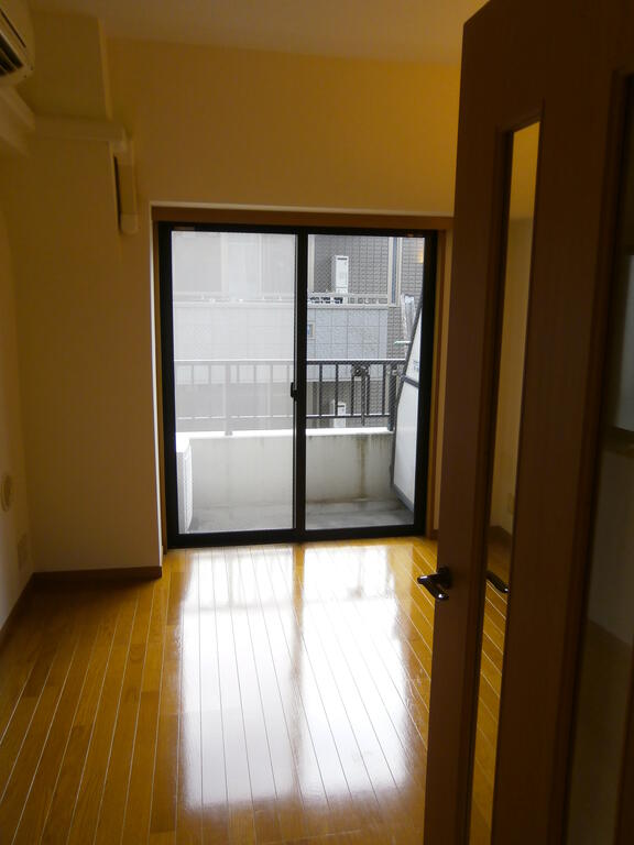 居室・リビング　約６畳の居室