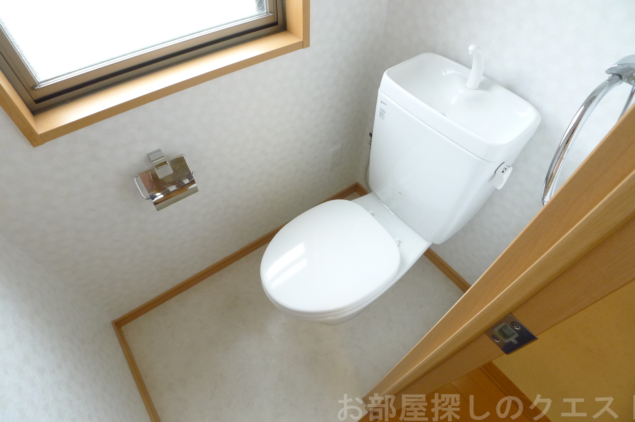 トイレ　（写真は同タイプ）