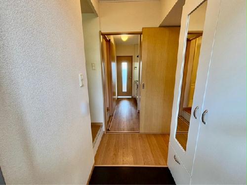 玄関　設備・仕様は号室により異なる為、現況を優先いたします。