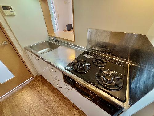 キッチン　設備・仕様は号室により異なる為、現況を優先いたします。