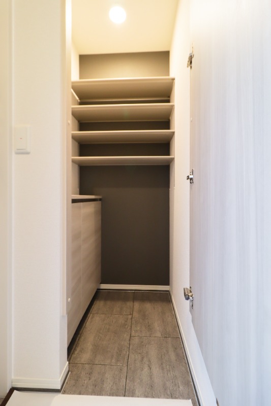 玄関　図面と現状に相違がある場合には現状を優先