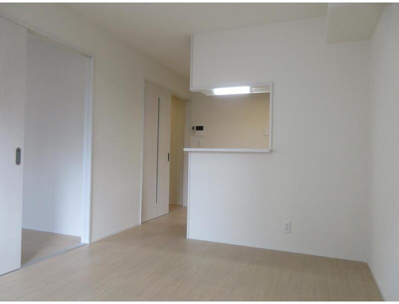 居室・リビング　使いやすい形の為、レイアウトを楽しめます♪