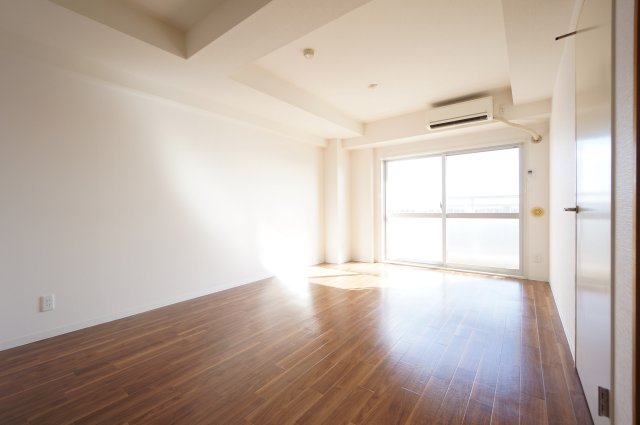 居室・リビング　当日の見学大歓迎！ ※すべて同タイプのお写真です