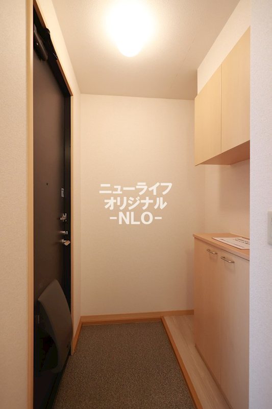 玄関　実際の仕様とは異なる可能性があります。