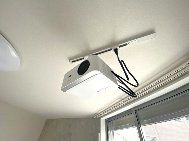 その他　プロジェクター