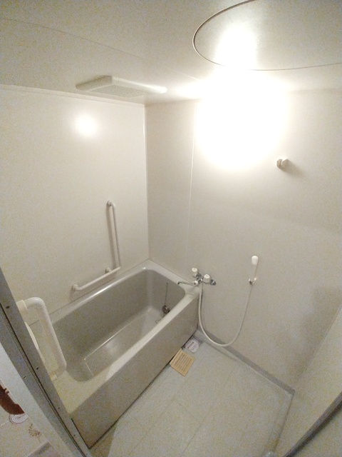 バス・シャワールーム　追焚機能付きバスルーム