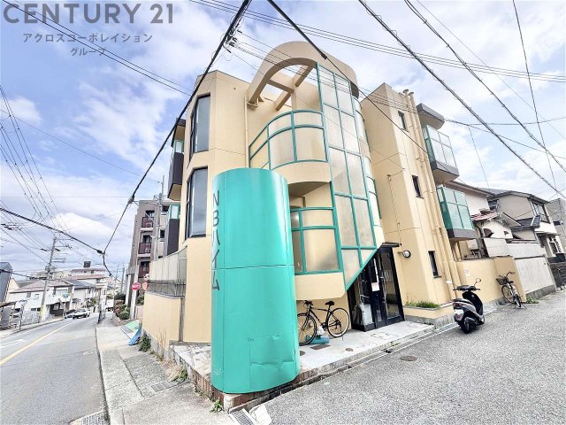 建物外観　駅徒歩７分、モニター付きインターホン完備☆