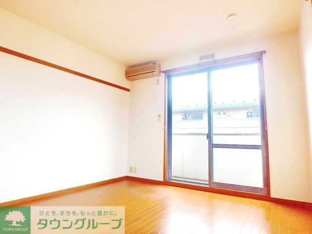 居室・リビング　★明るい居室★