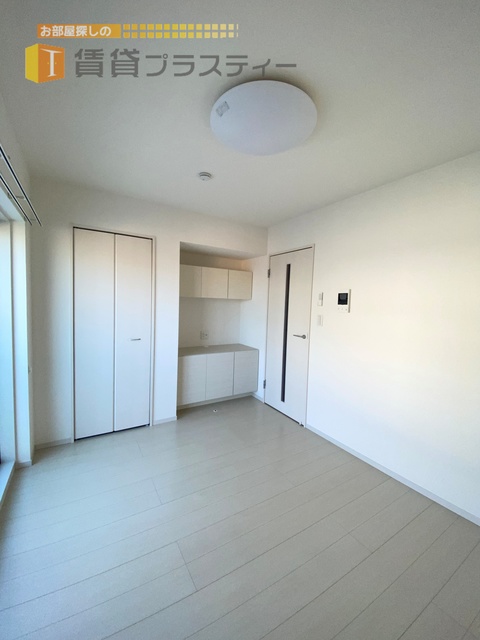 居室・リビング　白の世界に包まれて…