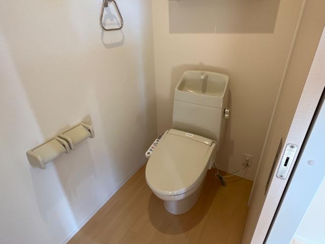 トイレ　シャワー付トイレ