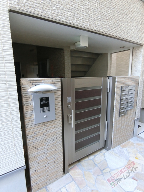 エントランス　オートロック完備