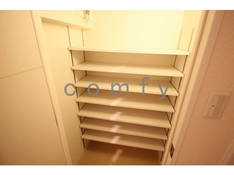 収納　シューズインクローゼット