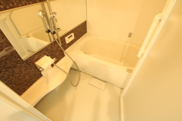 バス・シャワールーム　※別室の参考写真の為、現況優先です。