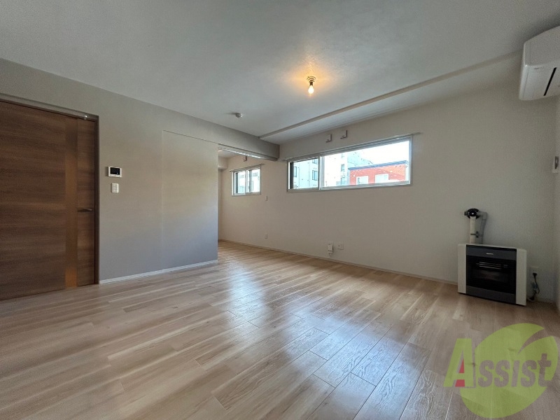 居室・リビング　広くてきれいなリビングです！快適に過ごせそうですね。