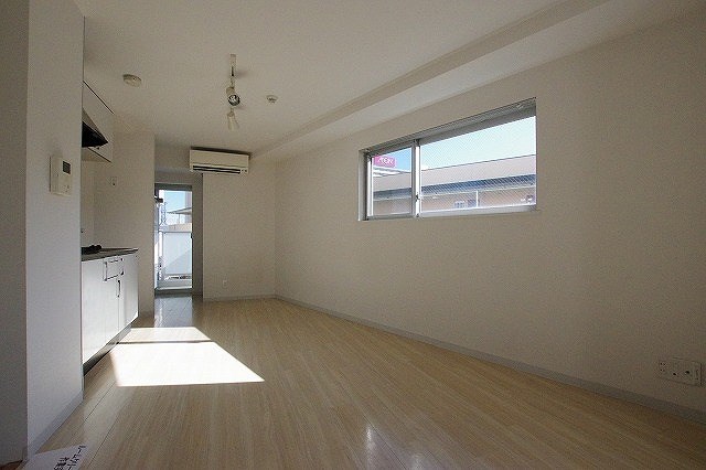 居室・リビング　別号室の写真です。