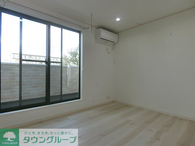 居室・リビング　広々6.5帖の洋室！※実際のフローリングはアッシュ柄（ペー…