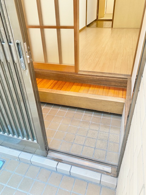 玄関　落ち着いた玄関です