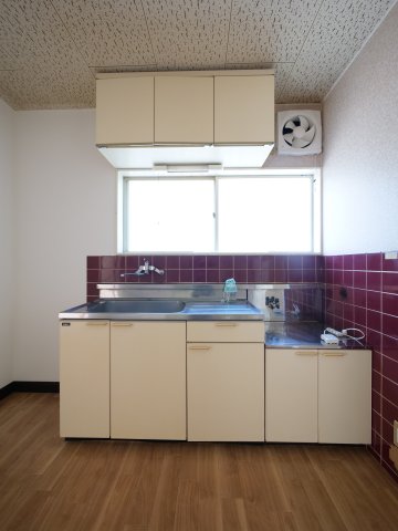 キッチン　※写真は別の部屋のものです。