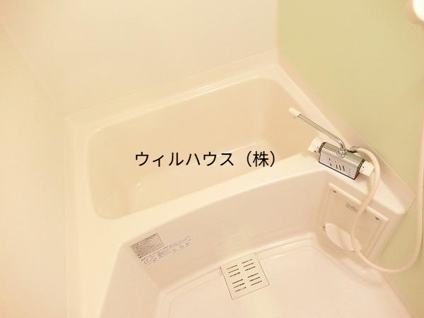 バス・シャワールーム　浴室乾燥機付きバス！