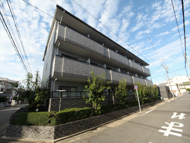 建物外観　外観　オートロック付　外壁タイル張り