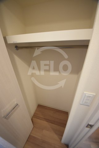 収納　プレサンス谷町九丁目駅前　クローゼット