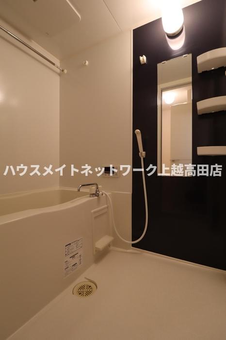 バス・シャワールーム　浴室（参考同型201号室室内写真）