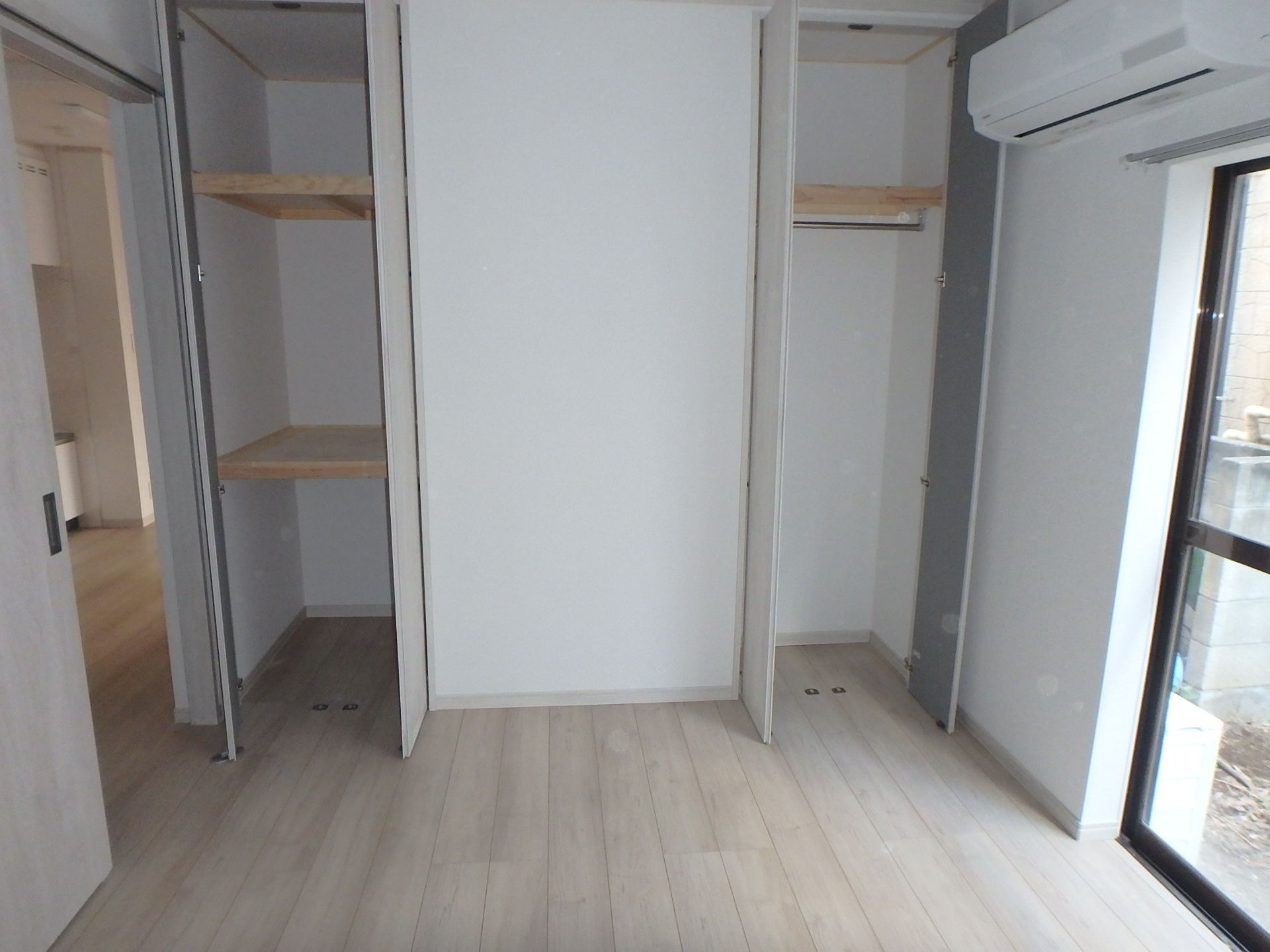 収納　各部屋に収納がございます。