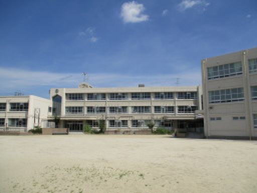 小学校　名古屋市立自由ケ丘小学校（小学校）まで420m