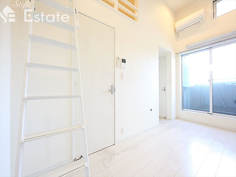 居室・リビング　内装